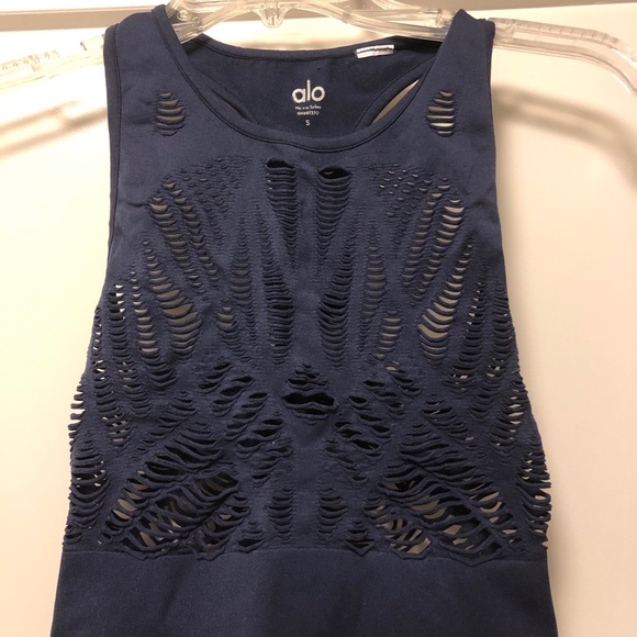 Alo Vixen Fitted Crop Tank Top - Picture 4 of 5